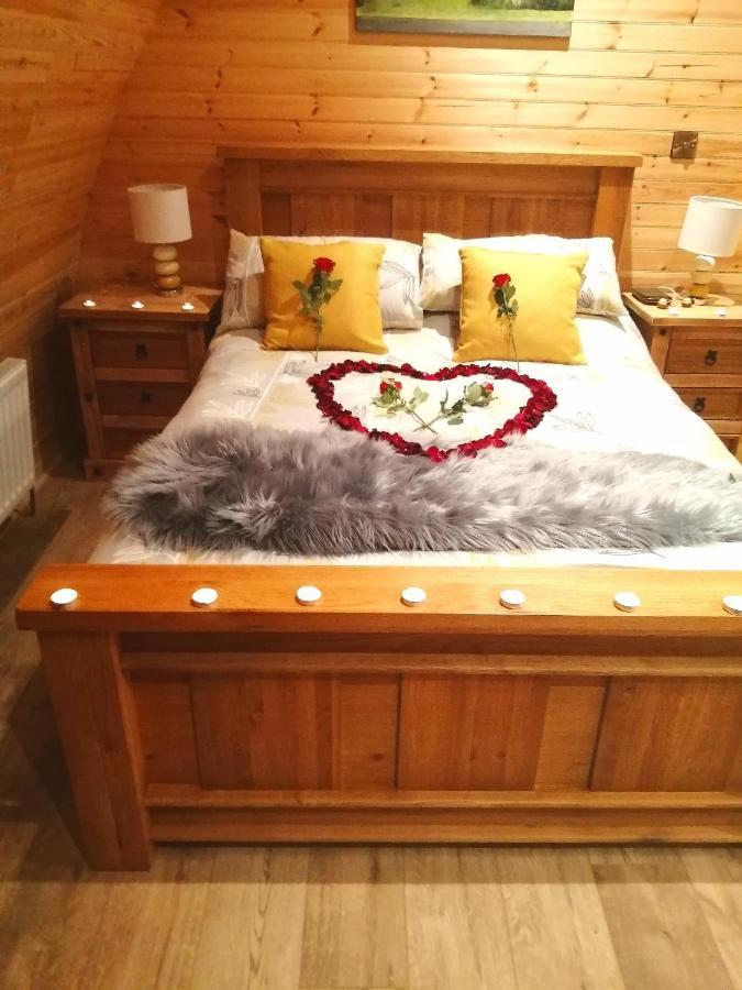 Tollymore Luxury Log Cabins Newry Exterior foto